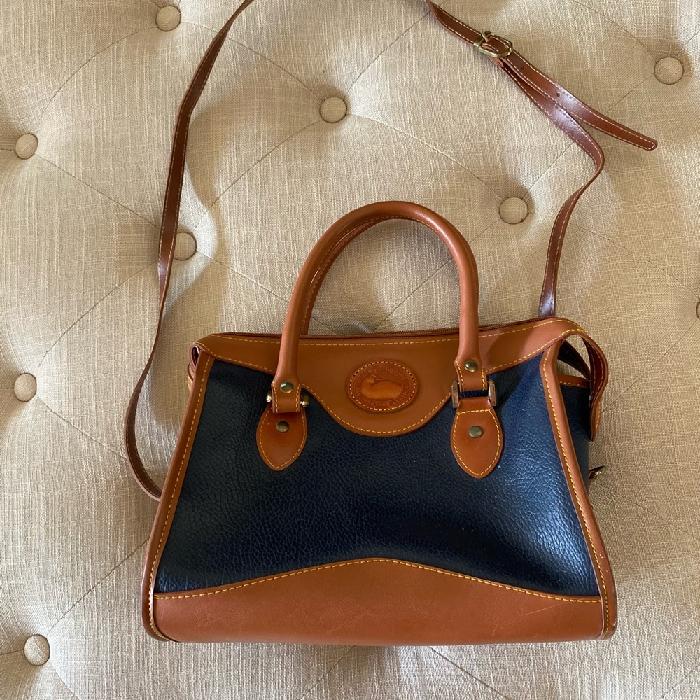 Dooney & Bourke small purse